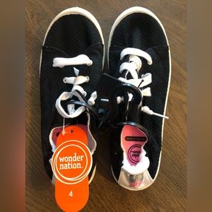 Brand New Girls sneakers - size 4